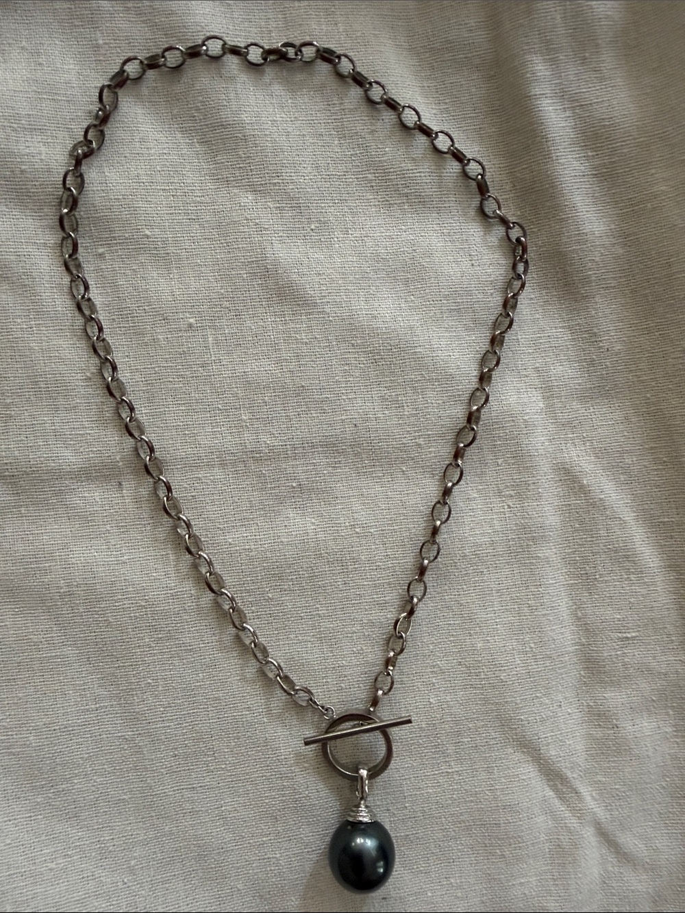 Silver Chain Necklace with Black Pearl Pendant